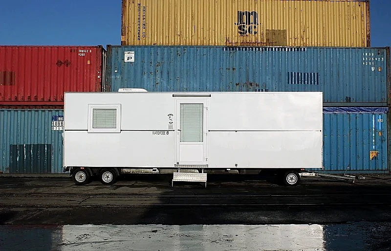 WARDROBE 8 — exteriér 2