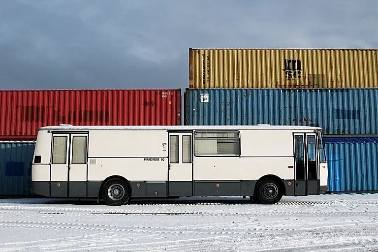 WARDROBE 10 — exteriér 2